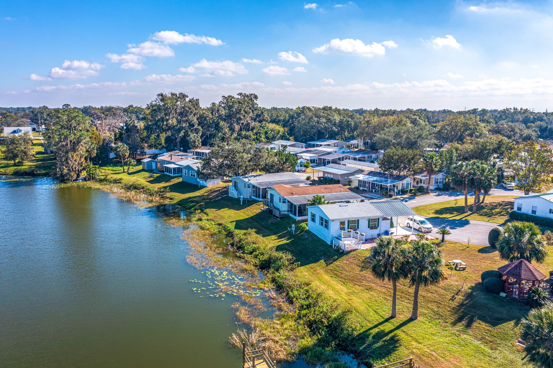 4 Star, 100 +/- Sites Senior Lakefront Florida MHC