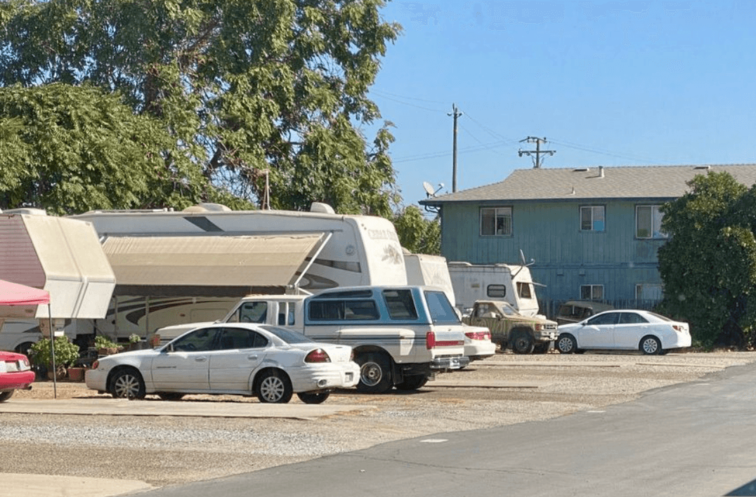 2.5 Star, 30 +/- Sites, Hybrid Park, California