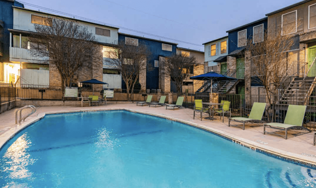 3 Star, 110 +/- Sites, Apartment Complex