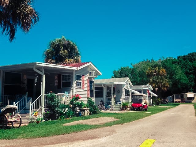 3.5 Star, 275 – 325 Sites, RV Resort