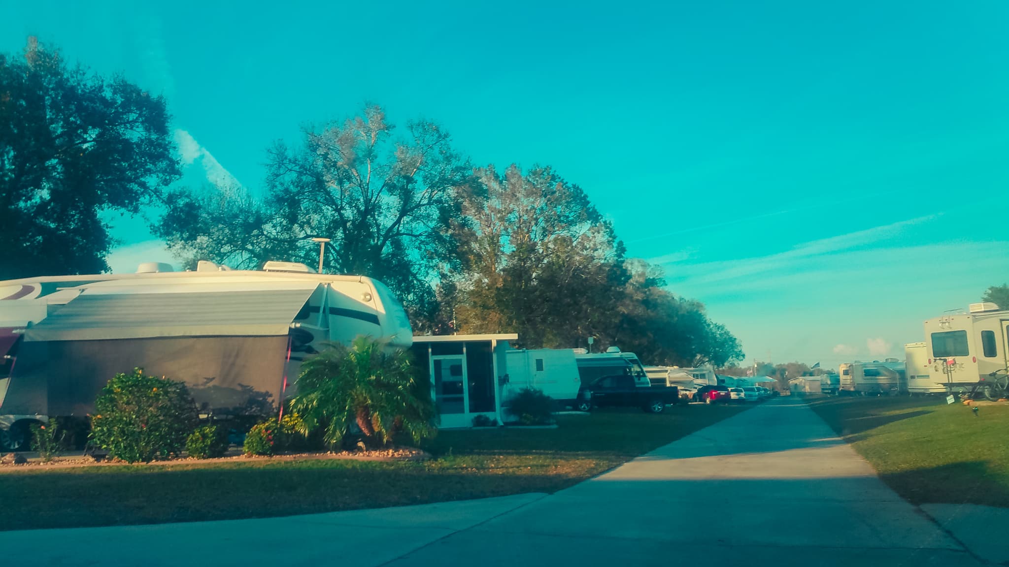 3.5 Star, 1000 +/- Sites, RV Resort