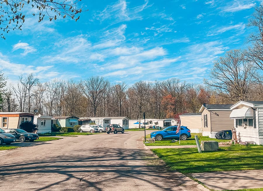 3 Star, 100-150 Site MHC in Buffalo/Niagra Falls NY MSA