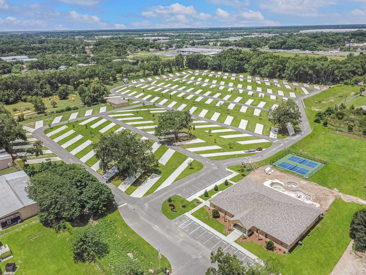 4.5 Star, 165+/- Sites, New RV Resort in Central, FL