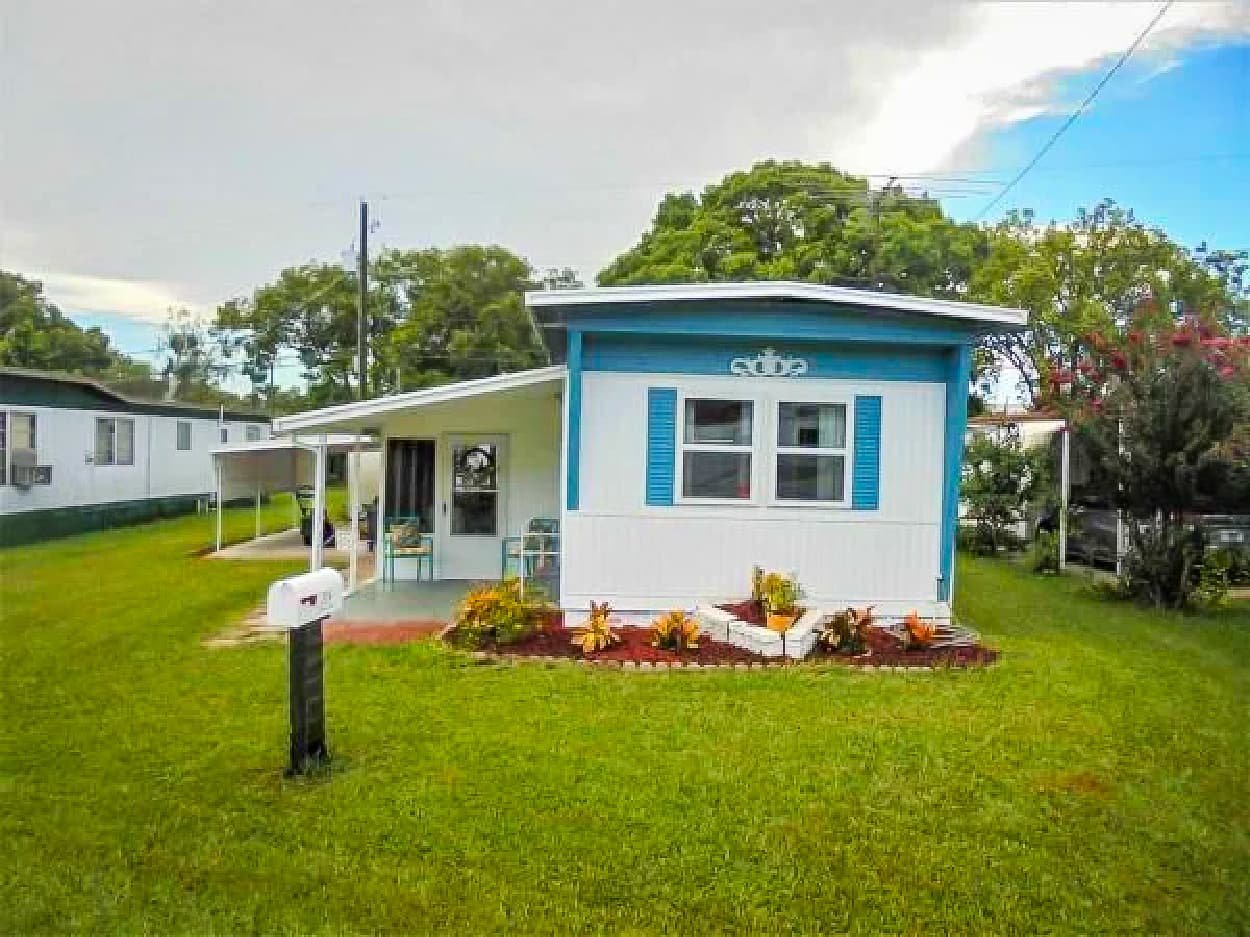 3 Star, 215+/- Site MHC in FL