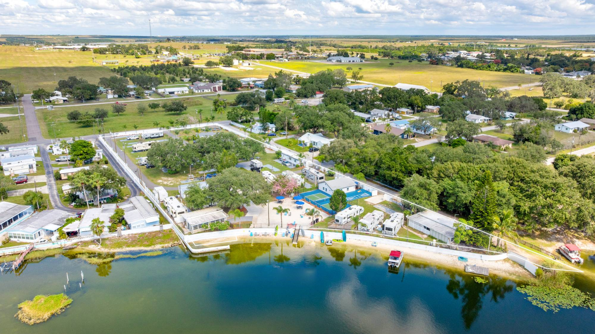 Lakefront RV Resort, Florida